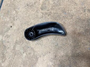 Predám páčku prednej kapoty BMW e60 e61 pred fl z UK auta..