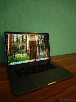 Apple MacBook Pro 15 2018 – i7 / 16GB / 512GB