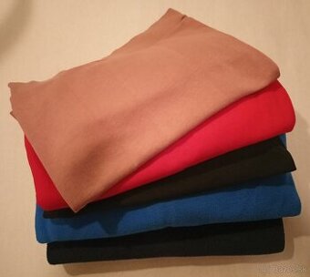 Darujem mikiny a flisky č.110/116