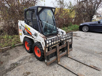 Nakladač Bobcat S100. ŠPZ.