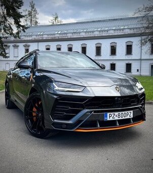 LAMBORGHINI URUS 4.0 V8