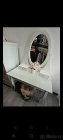 Toaletný stolík IKEA