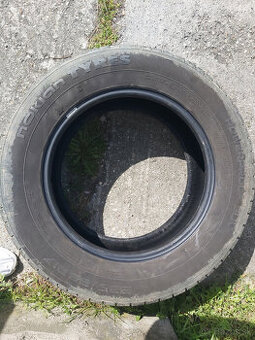 NOKIAN R17 235/65 letné