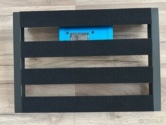 Pedalboard pre gitarové efekty + Zdroj