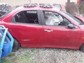 Predám dvere alfa romeo 156 predné-zadné strana spolujadca