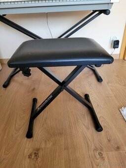 Stolicka ku klavesom