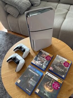 Playstation 5 Slim - V záruke + 2 ovládače a hry