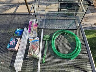 Predám akvárium s príslušenstvom,stojan cena:30€