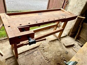 Menší stolársky ponk