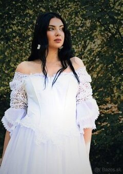 Nádherné dobové svadobné šaty