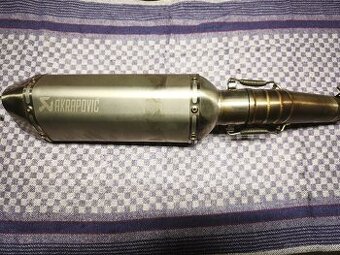 Predám ladený výfuk Akrapovic