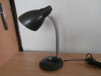 Predám stolovú lampu.
