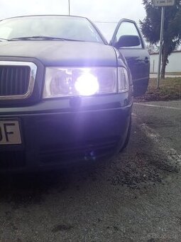 Octavia 1 xenon svetlo ľavé