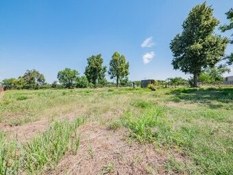 Slnečný stavebný pozemok v obci Poľný Kesov