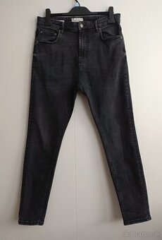 Pánske čierne obtiahnuté rifle (Pull&Bear)