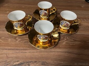 Pozlátené starožitné šálky s podšálkami