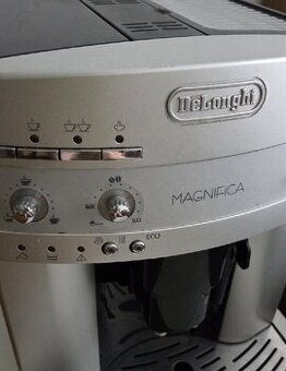 DeLonghi Magnifica automaticky