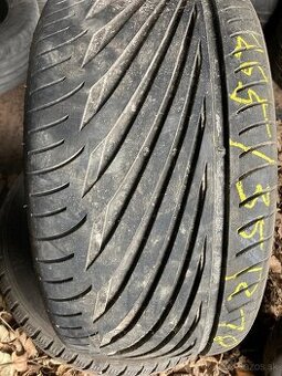 265/35R18