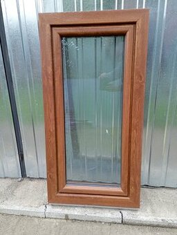 Plastove okno 60x120cm, zlaty dub