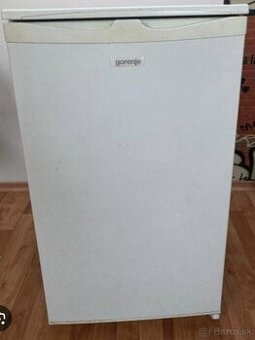Chladnička s mraziacim priestorom
