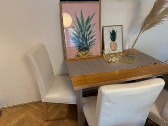 Stôl + 4 stoličky s prateľnými poťahmi + dekorácie ZDARMA