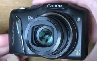 Predam fotoaparat Canon.