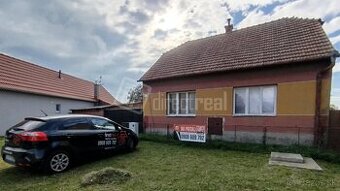 ZNÍŽENÁ CENA Dom na rekoštrukciu v obci Kúty