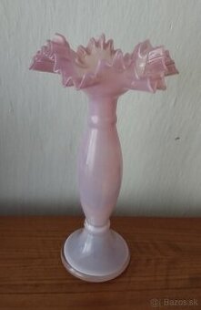 Sklenená váza - ružové sklo