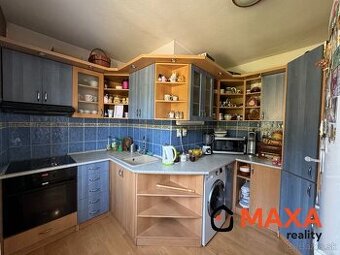 PREDAJ / VÝMENA  4 izbový byt za RD , 2  x garáž, Šaštín -  - 1