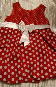dievčenské červené šaty s bielymi bodkami a stuhou	116