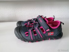 TROLLKIDS sandále Pôv.cena: 39Eur detské sandále