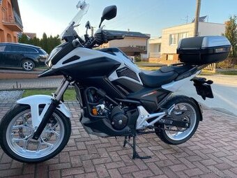 HONDA NC750X DCT 2016 - 13 240km