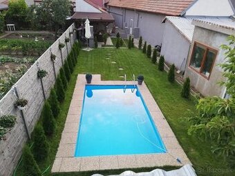 Predáme  priestranný dom v pokojnej časti mesta Holíč.