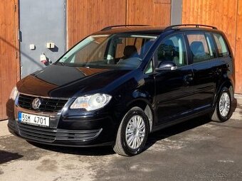 VOLKSWAGEN TOURAN DSG 2,0TDi 5míst záruka km