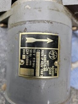 Motor s prevodovkou