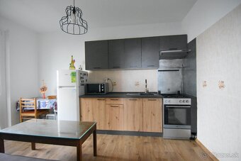 Na predaj 2 izbový byt, Centrum II- Dubnica n./Váhom, balkón
