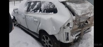 Predám havarované Volvo xc60 rok 2011