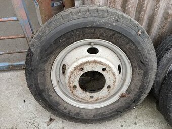 215/75 R16