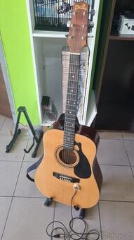 Akusticka gitara so snímačom