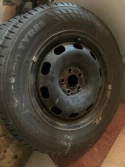 Predám 4ks zimné pneu aj s diskami 195/65R15