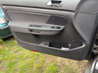 Predam tapacire volkswagen golf 5