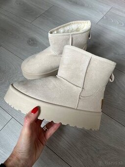Dámske čižmy UGG
