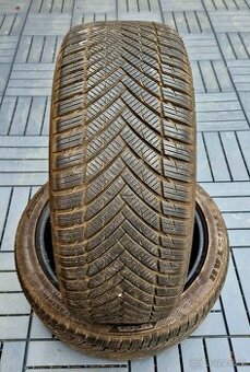 Celoročne pneumatiky 225/45 r18