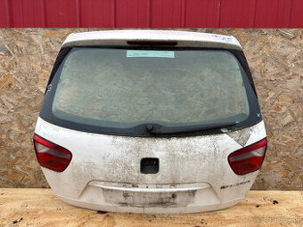 PRODÁM PÁTE DVEŘE, ZADNÍ VÍKO KUFRU SEAT IBIZA IV. 6J