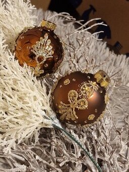 Ručne zdobené vianočné guličky