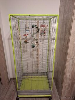 Veľká klietka pre papagájov