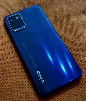 Vivo Y21s s obalom, + nab.káblom