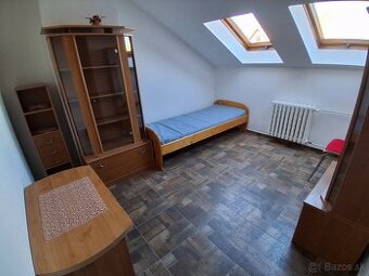 PRENÁJOM: izba 10 m2 v rodinnom dome, Piešťany