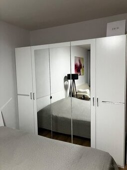 Skriňa šatníková