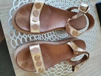 Kožené sandalky č 38